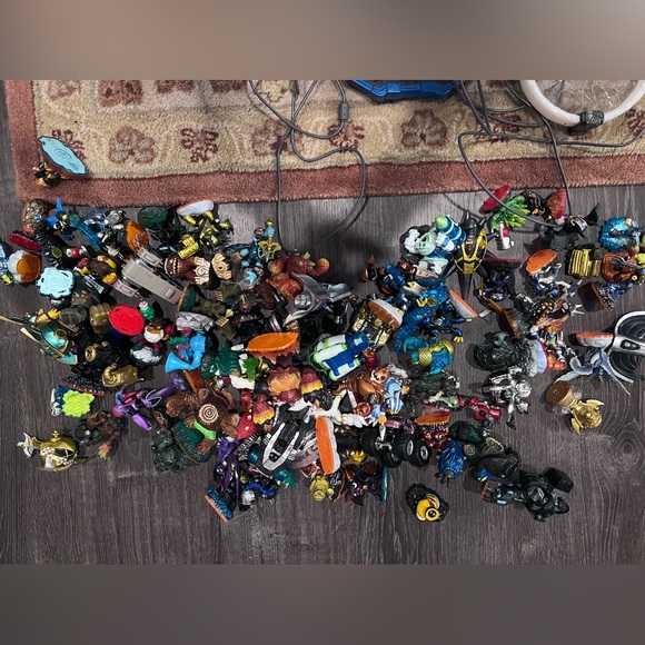 GUC Skylanders figures, 2 games, pad. All working. Over 70 - Picture 3 of 8